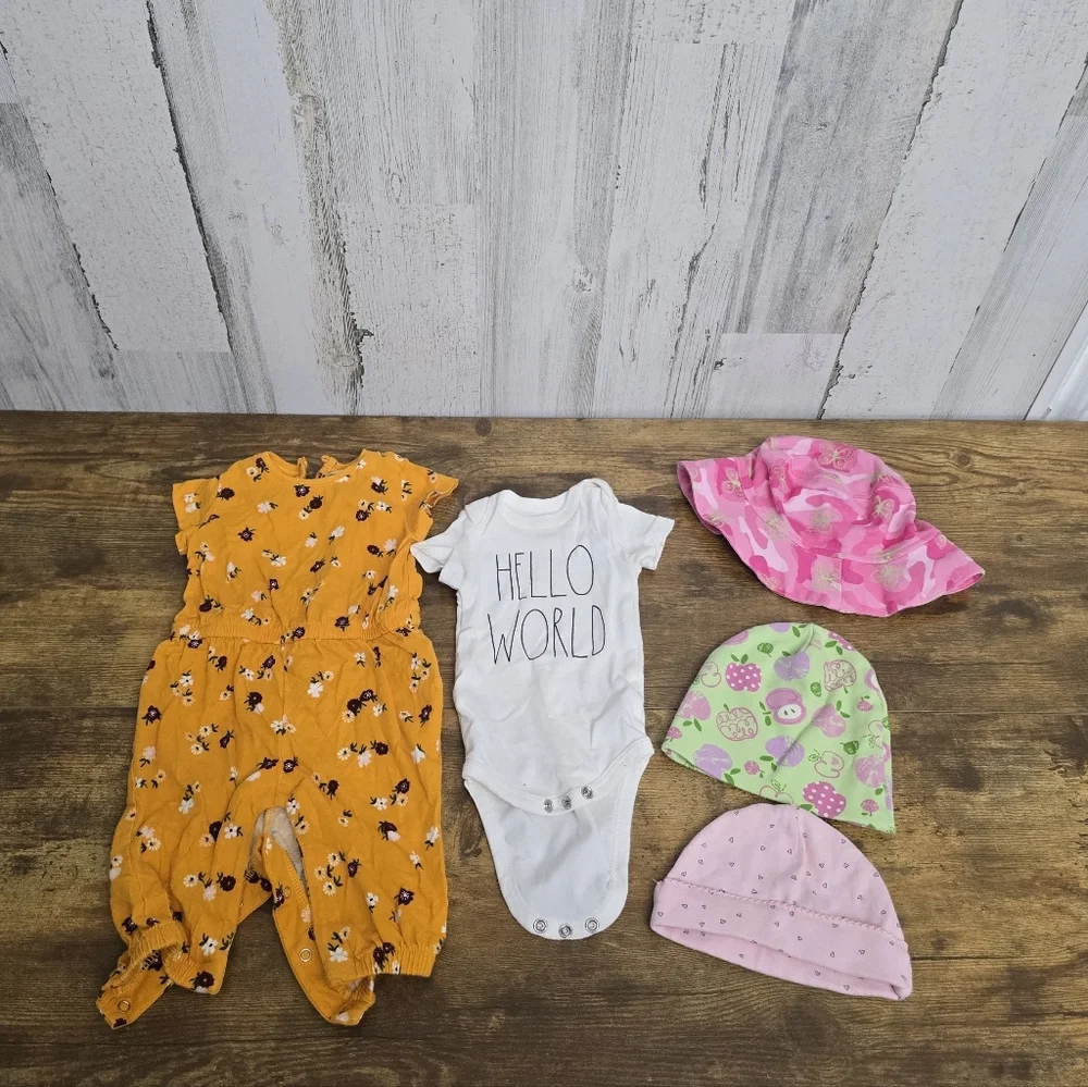 Baby Girls Size 0-3M Clothing Set Floral Romper, Bodysuit And Hats Lot Of 5